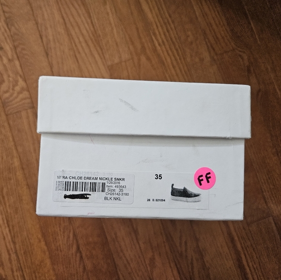 Chloé Ivy Sneaker size 5 w/box - Picture 7 of 8